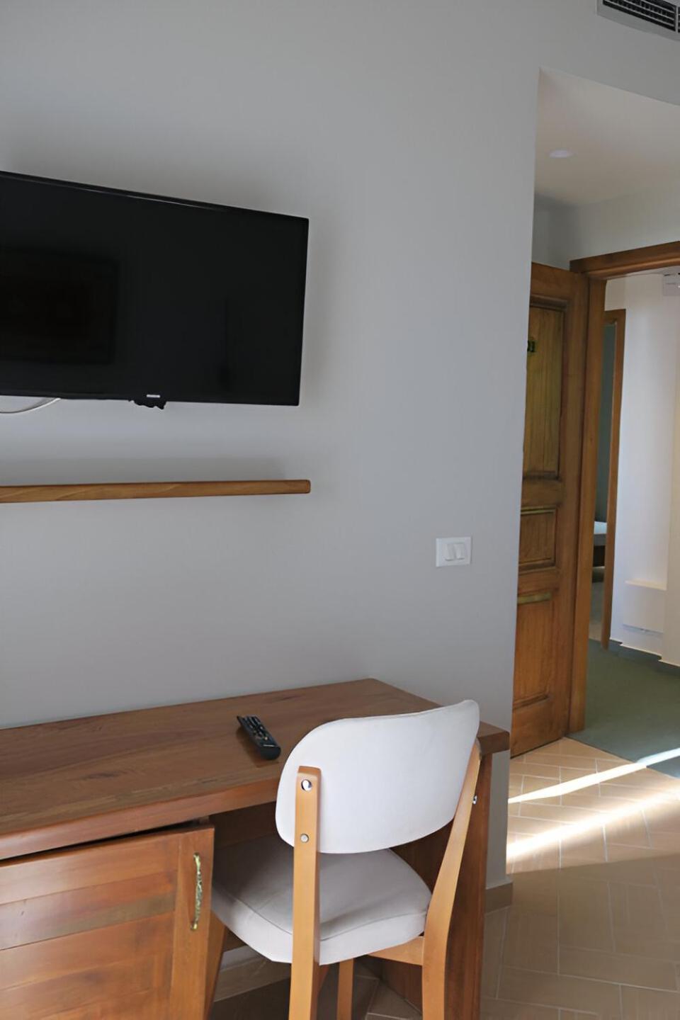 Doko Hotel Radhimë Εξωτερικό φωτογραφία
