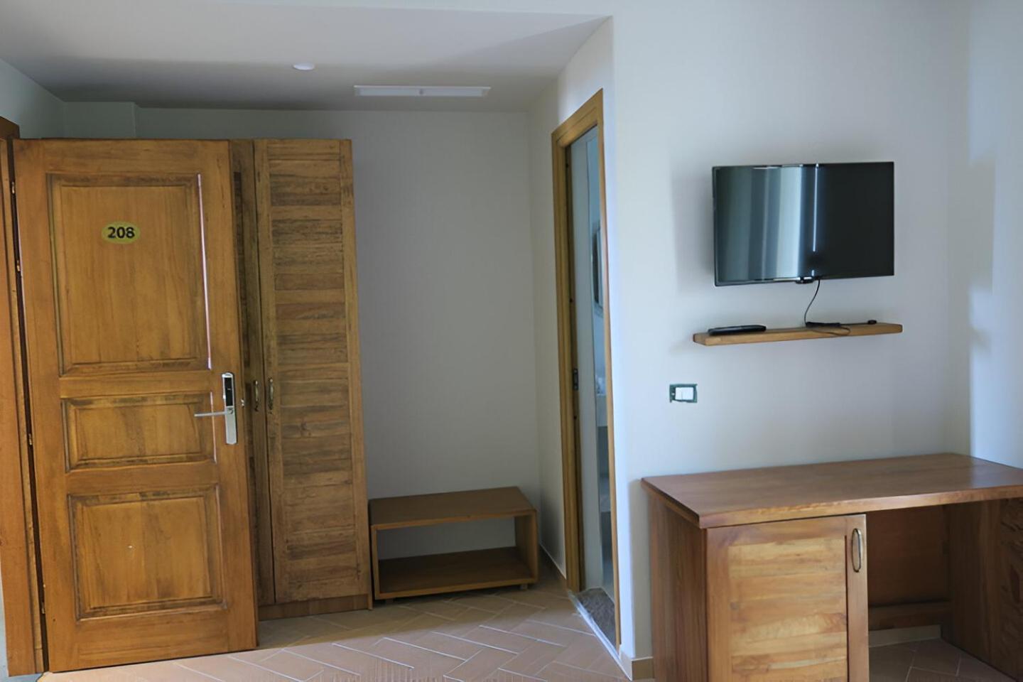 Doko Hotel Radhimë Εξωτερικό φωτογραφία